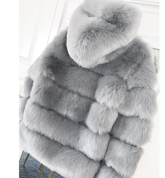 Women's Minimalist Hooded Fur Grass Jacket