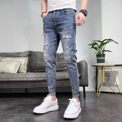 SLIM RIPPED JEANS – TRENDY SPRING &amp; FALL STYLE