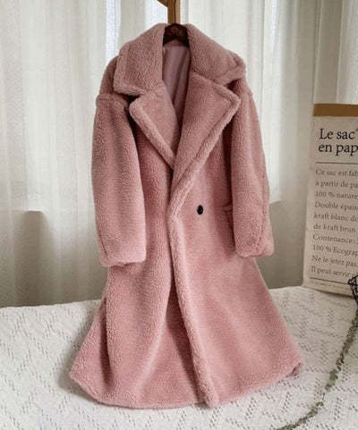 Manteau long en fausse fourrure avec revers et poches